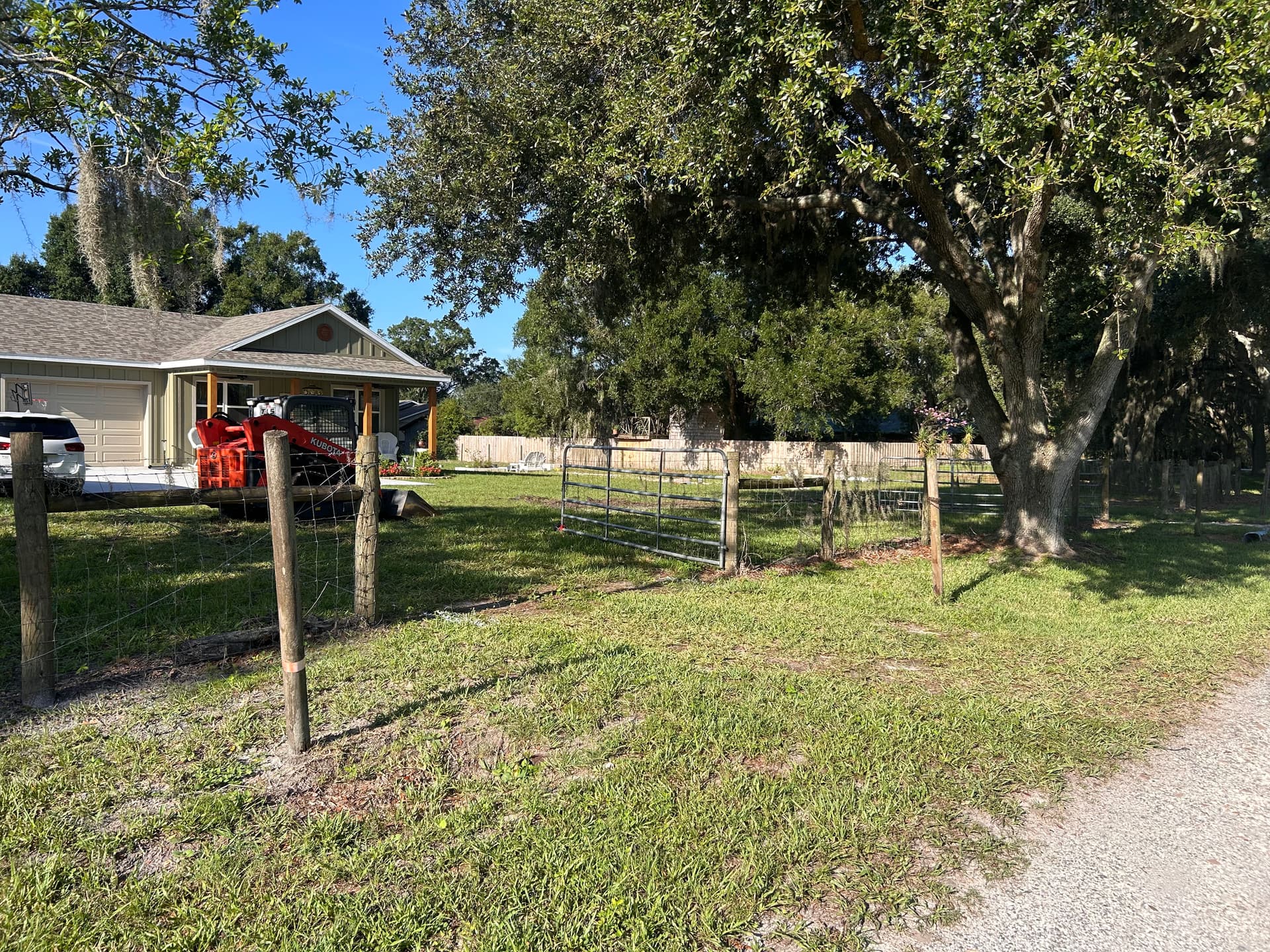Gallery photos for Overgrown Driveway Gets Cleaned Up with Asphalt Millings: Image #3