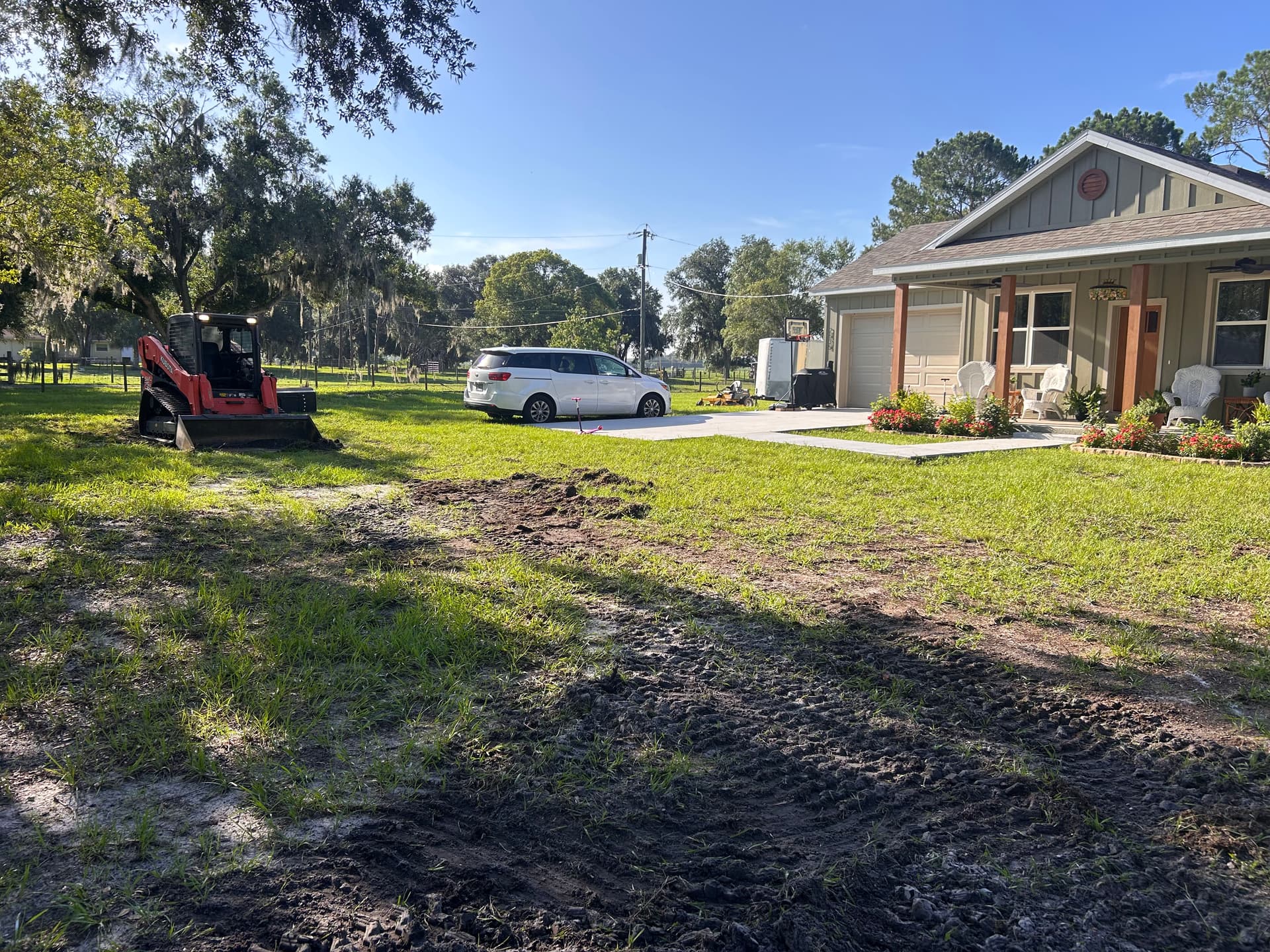 Gallery photos for Overgrown Driveway Gets Cleaned Up with Asphalt Millings: Image #5