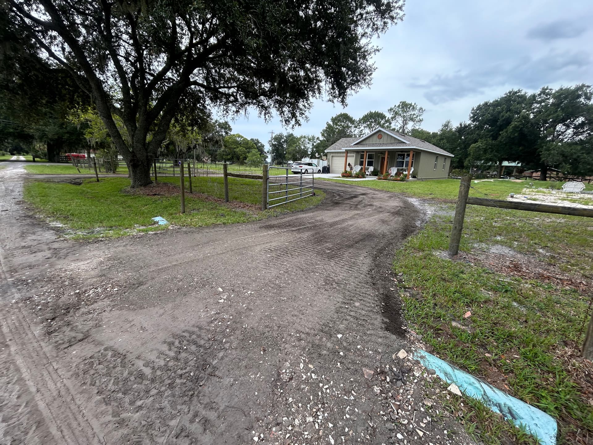 Overgrown Driveway Gets Cleaned Up with Asphalt Millings image