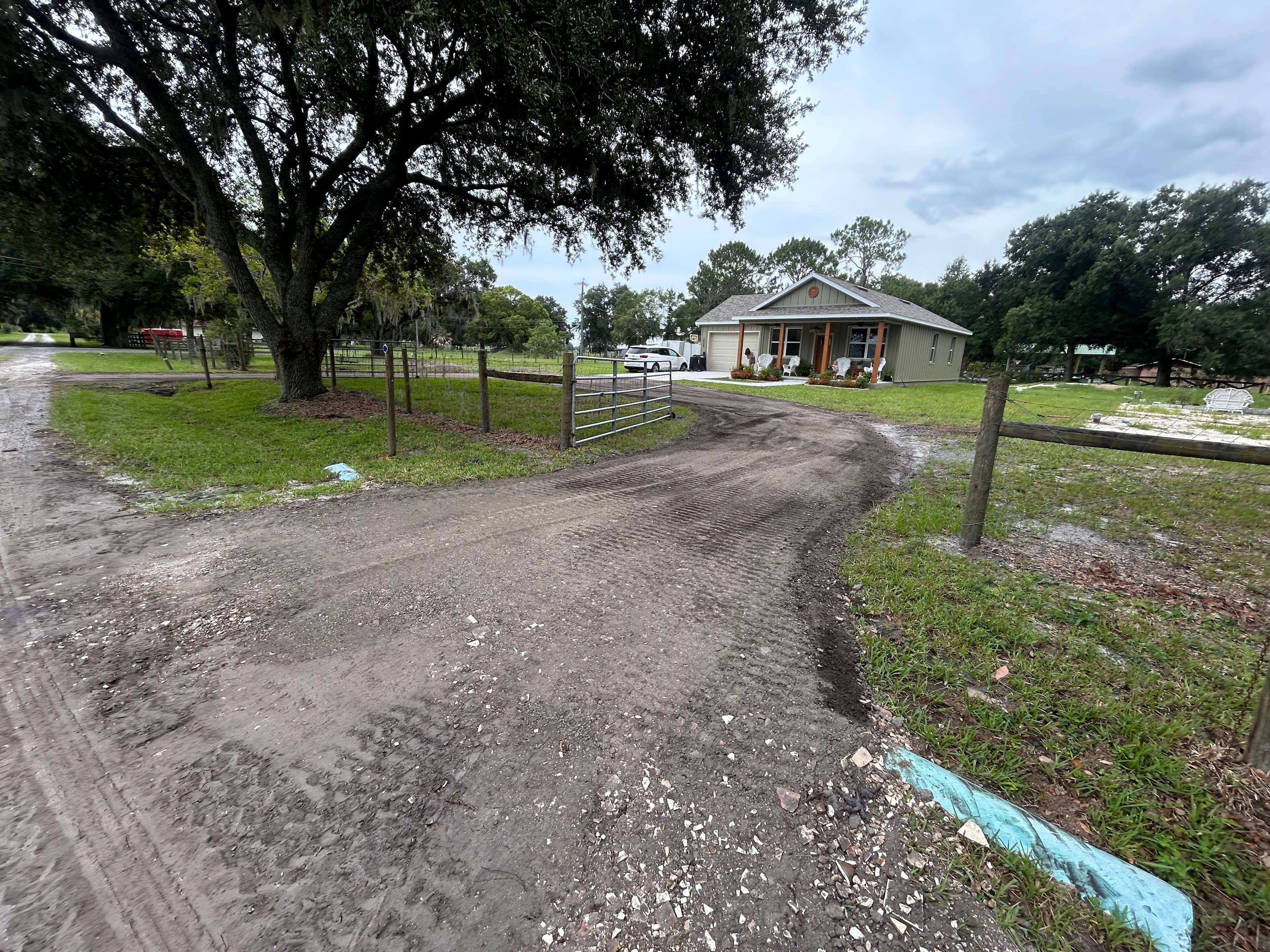 Project Overgrown Driveway Gets Cleaned Up with Asphalt Millings image