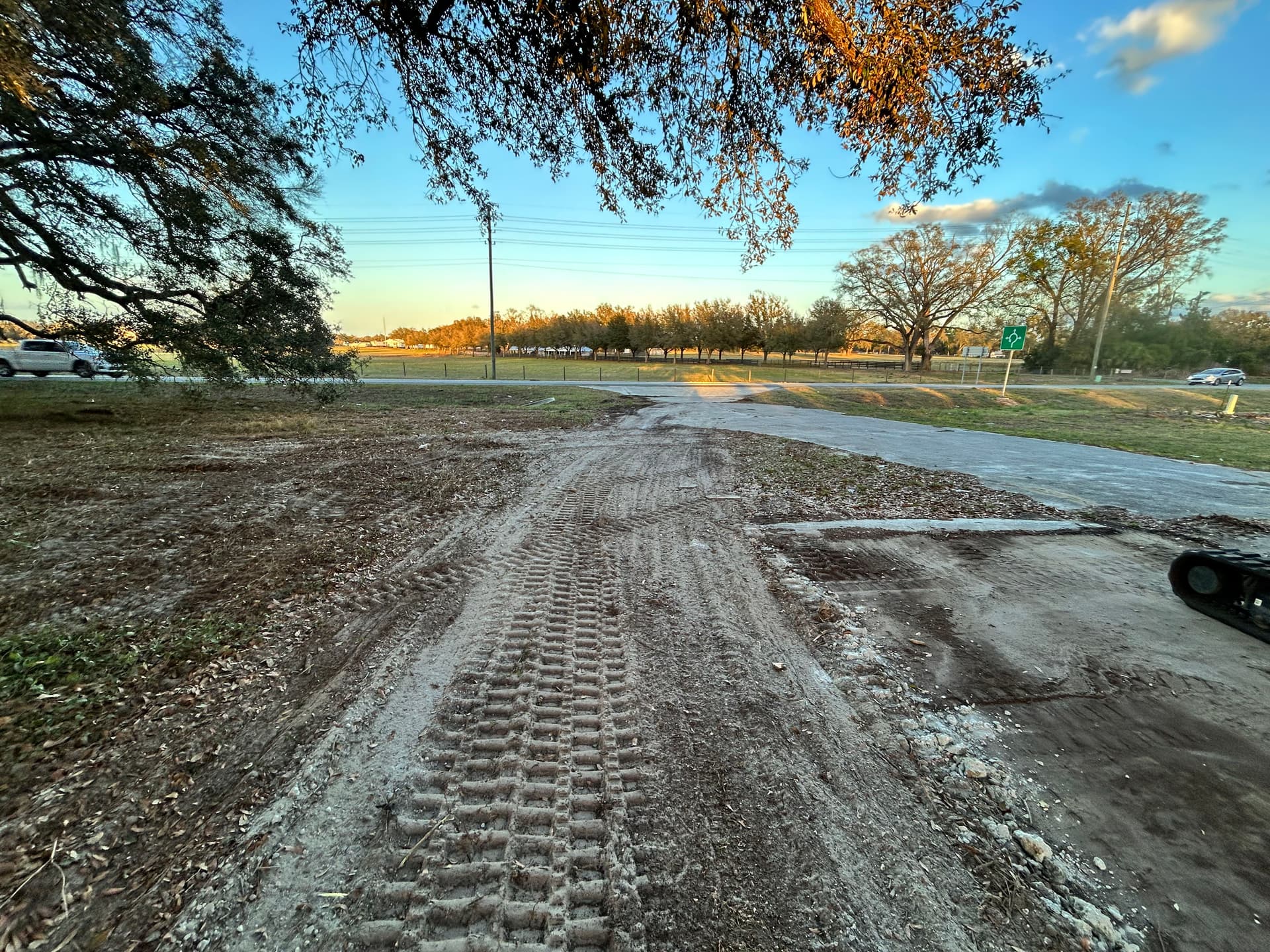 Gallery photos for Full Property Cleanup with Tree Work and Driveway Grading: Image #4